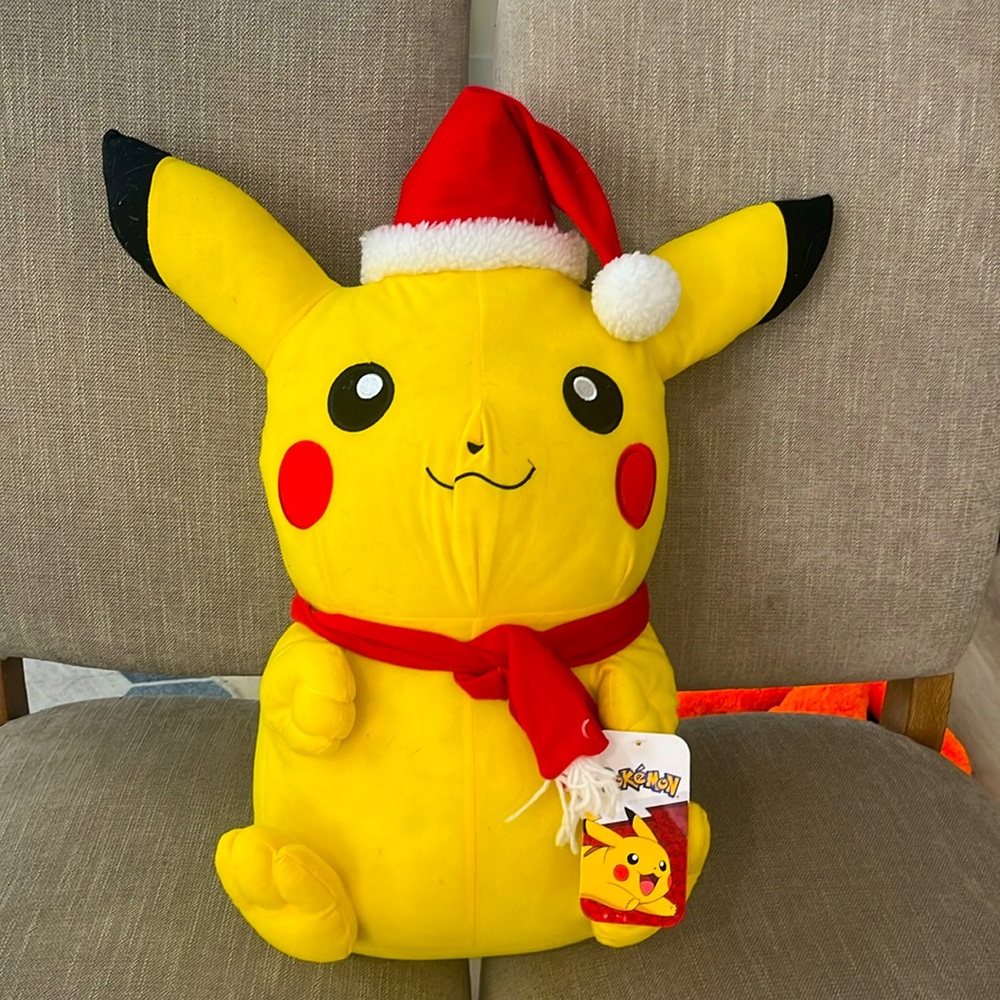 NWT Jumbo Pikachu Pokémon